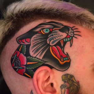 Tatuagens na cabeça