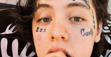 Tatuagens no rosto