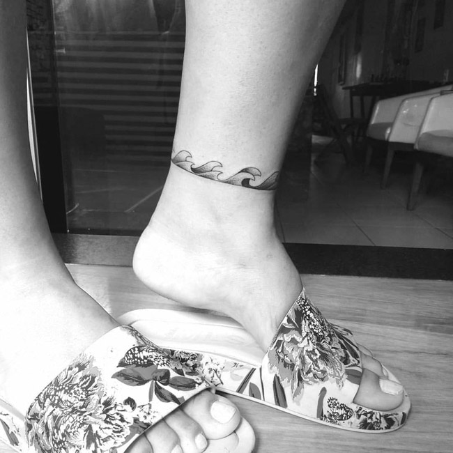 Tatuagem tornozeleira