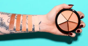 Maquiagem para esconder tatuagem